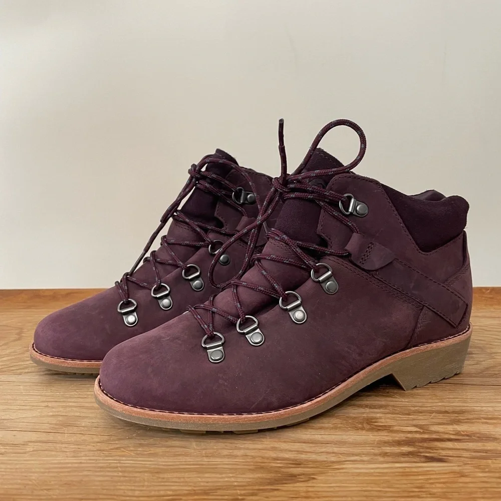 NWOB Teva De La Vin DS Alpine Low Fashion Boots Winter Booties Lace Up Womens 6